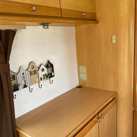 Kamper Nad Brzegiem Jeziora Niegocin * Giżycko